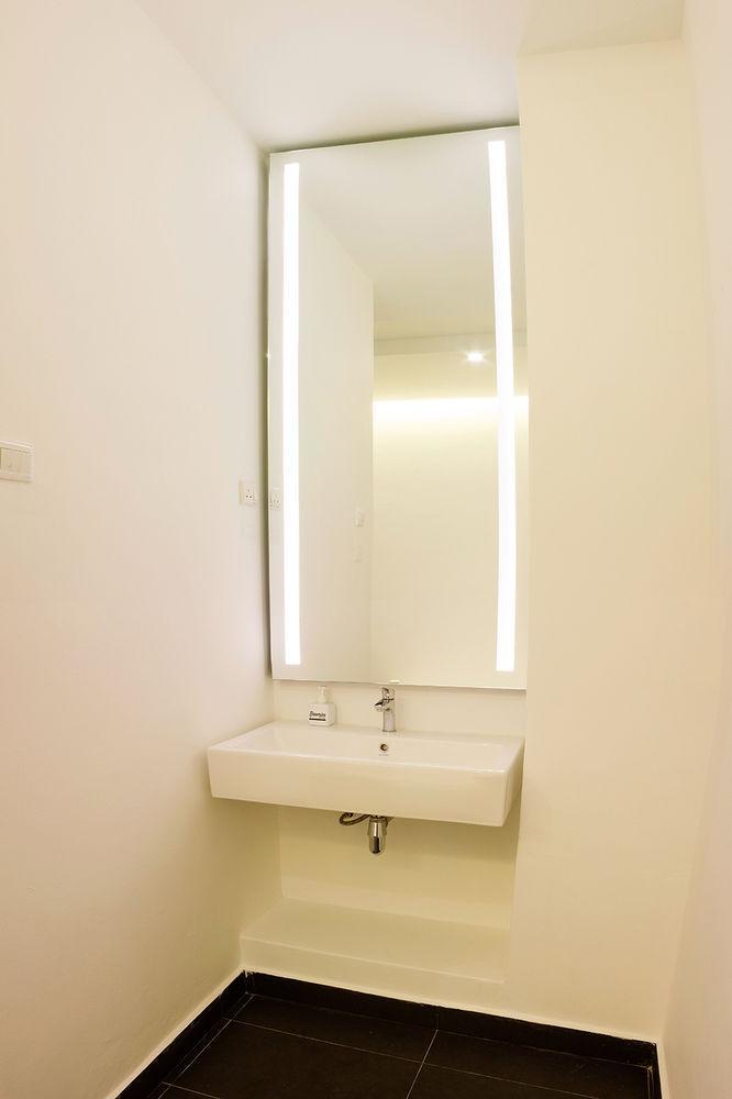 Roomies Suites Batu Feringgi Exterior foto