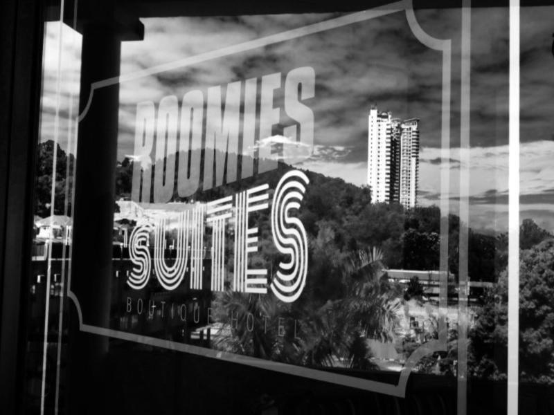 Roomies Suites Batu Feringgi Exterior foto