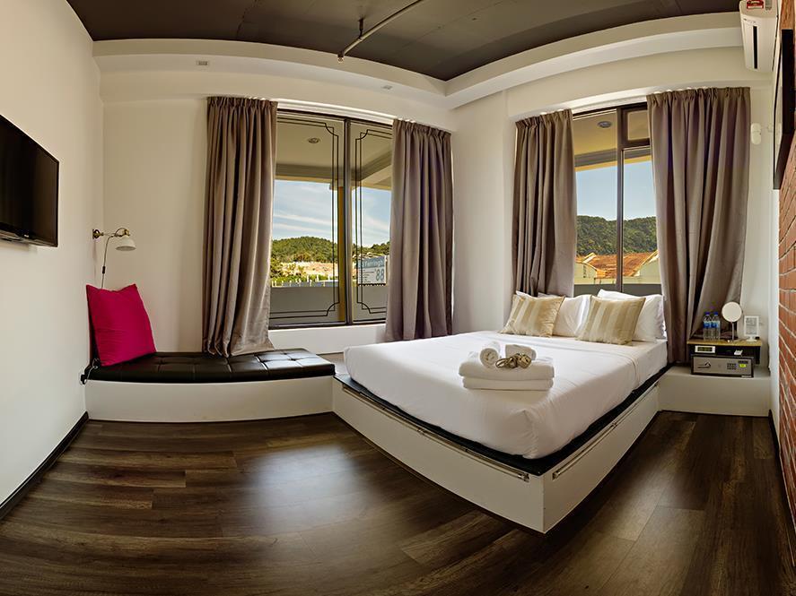 Roomies Suites Batu Feringgi Exterior foto