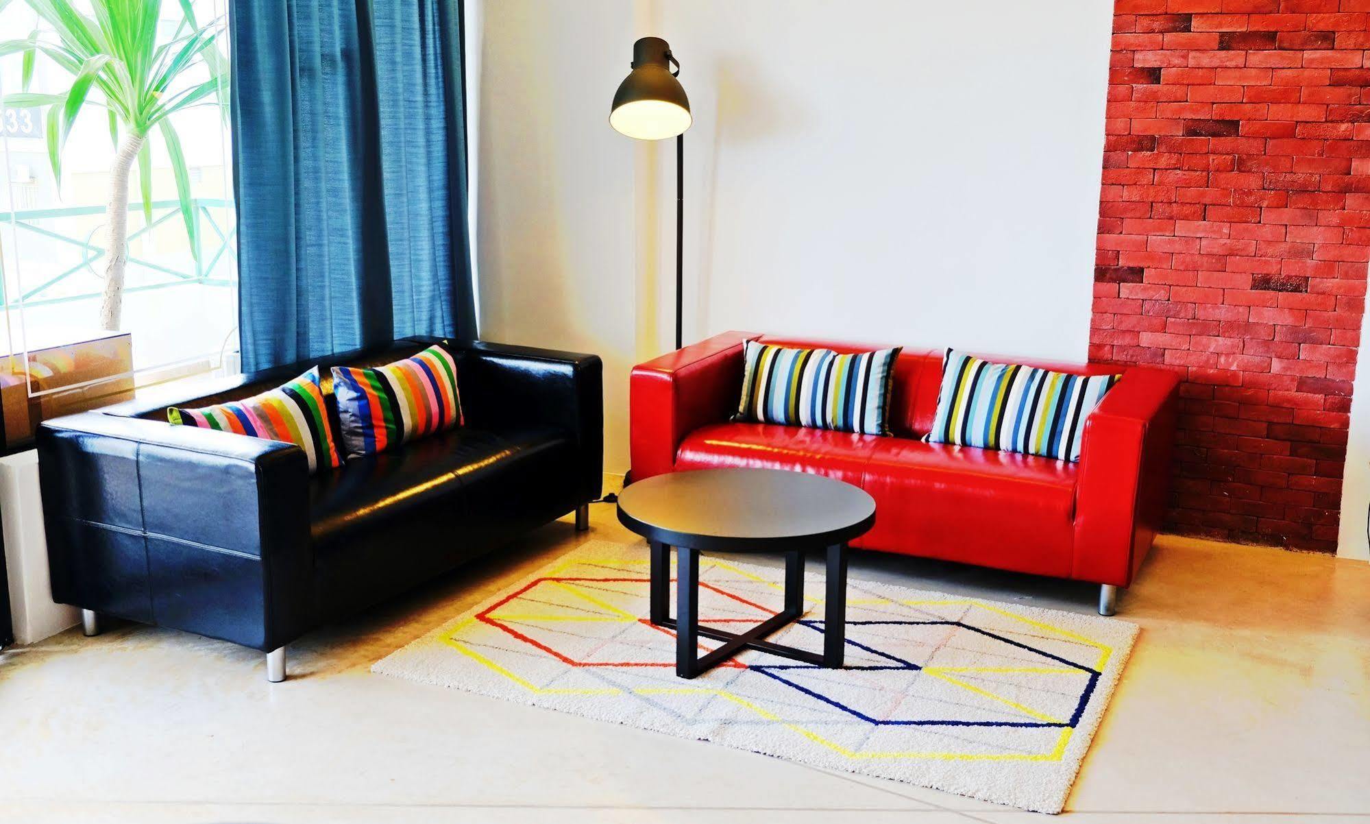 Roomies Suites Batu Feringgi Exterior foto